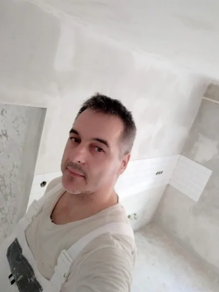 László profilképe